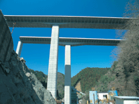 第二東名高速道路　芝川高架橋（静岡県）