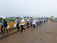 九州大（２年生）９０名が神代橋を見学